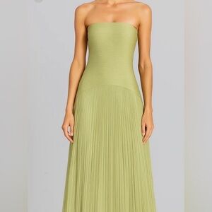 Elegant Green Sleeveless Dress